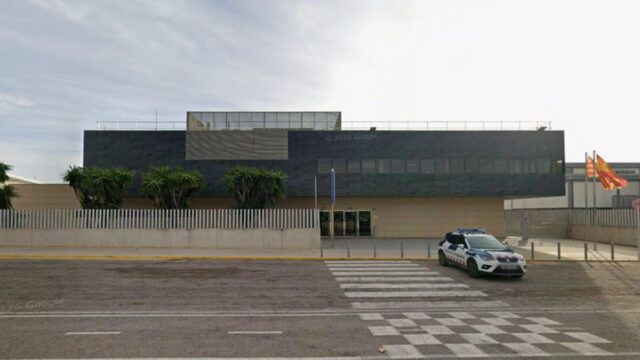 Imatge de l'entrada dels Mossos d'Esquadra (Amposta)