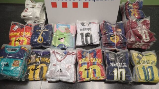 Imatge de les samarretes sostretes a Amposta (Mossos d'Esquadra)
